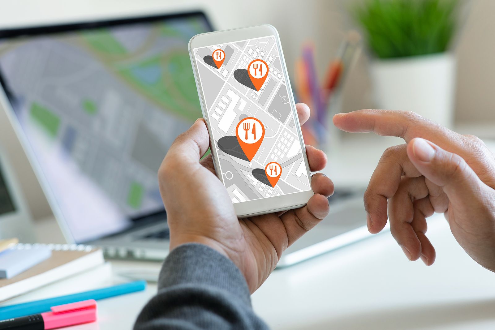 ¿Cuál es la mejor aplicación de restaurantes para hacer tus reservas? Foto: BigStock 