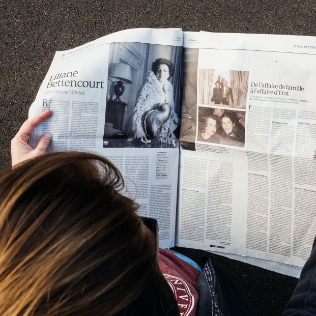 Liliane Bettencourt y los escándalos de la familia en el periódico 'Le Monde' en 2017. Foto: Bigstock Liliane Bettencourt y los escándalos de la familia en el periódico 'Le Monde' en 2017. Foto: Bigstock