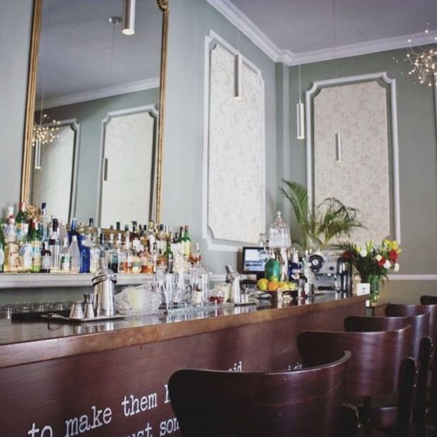 Bares y cafeterías que admiten perros:: 1862 Dry Bar (Madrid). Foto: Instagram Bares y cafeterías que admiten perros:: 1862 Dry Bar (Madrid). Foto: Instagram