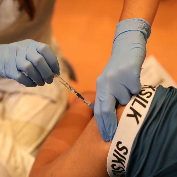 EuropaPress 3890372 sanitaria vacuna persona contra coronavirus dosis pfizer dispositivo puesto EuropaPress 3890372 sanitaria vacuna persona contra coronavirus dosis pfizer dispositivo puesto