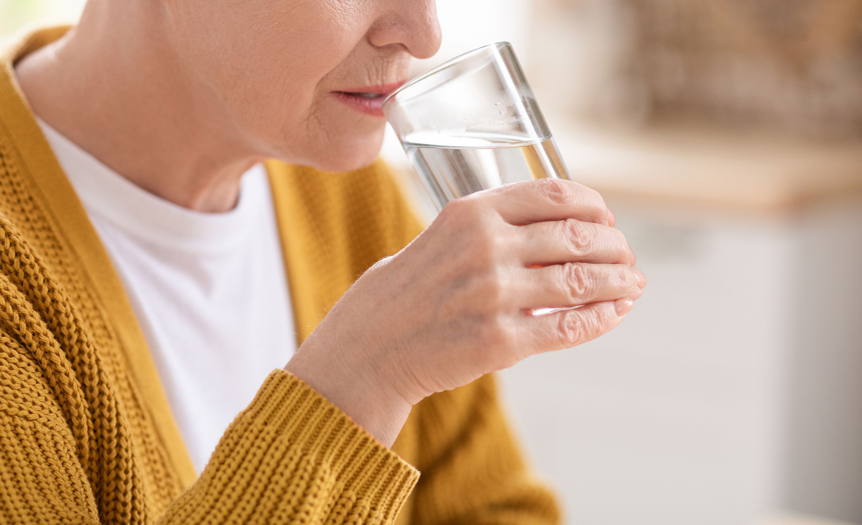 Beber suficiente agua podría prevenir la insuficiencia cardíaca. Foto: Bigstock