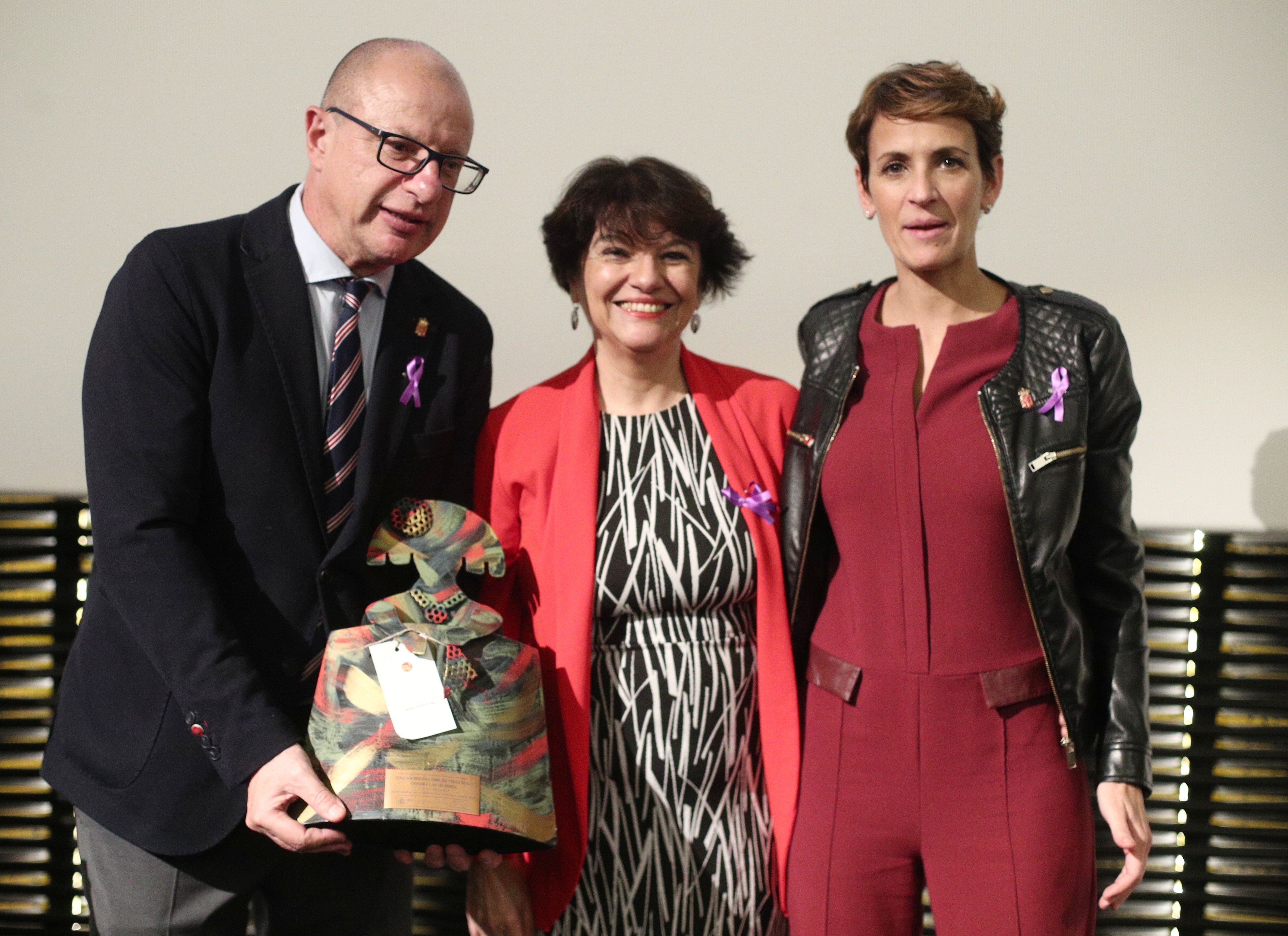 EuropaPress 2511579 presidenta navarra maria chivite recibe premio reconocimiento proyecto