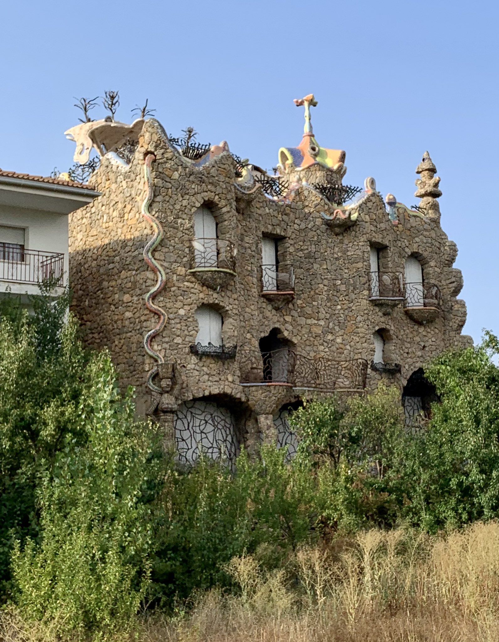 “Ojo a la fantasía que me he encontrado en un punto cualquiera entre Teruel y Madrid”
