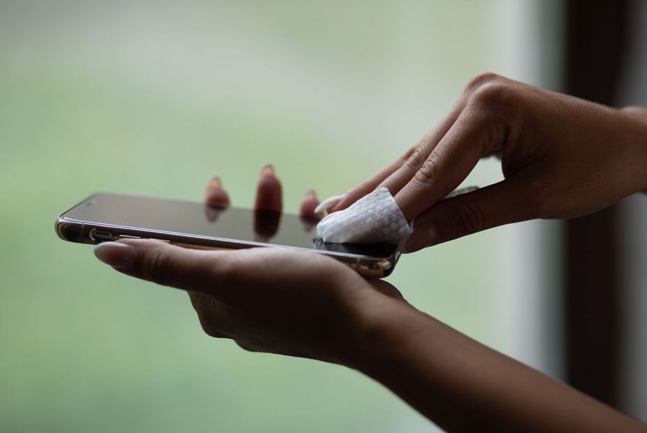 Así puedes limpiar el puerto de carga de tu móvil Así puedes limpiar el puerto de carga de tu móvil