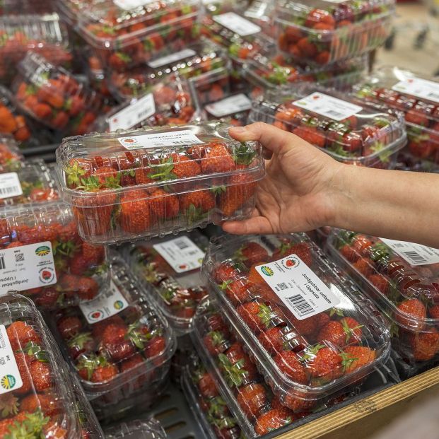 Reduce el consumo de plástico cuando hagas la compra Foto: bigstock Reduce el consumo de plástico cuando hagas la compra Foto: bigstock