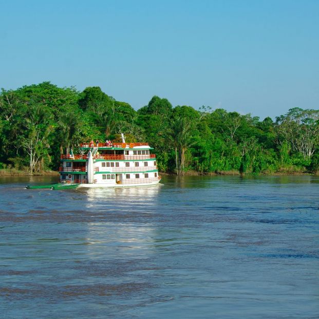 Crucero por el Amazonas (bigstockphoto) Crucero por el Amazonas (bigstockphoto)