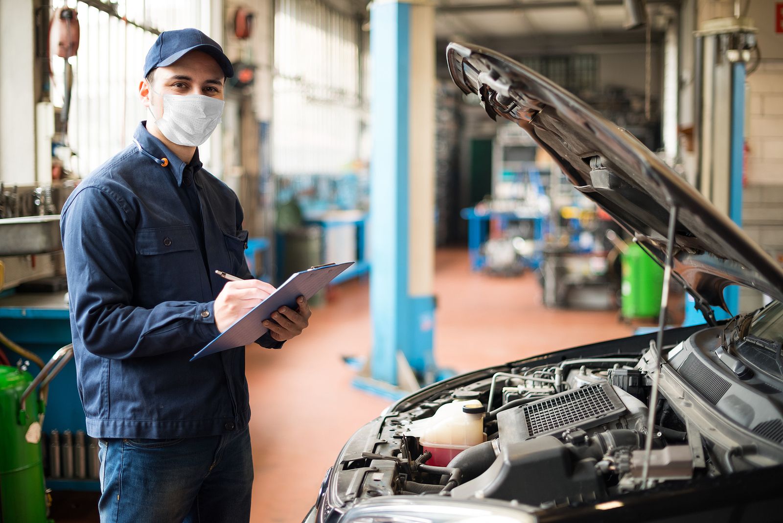 Diez razones por las que tu coche podría no pasar la ITV (Foto Bigstock) 2