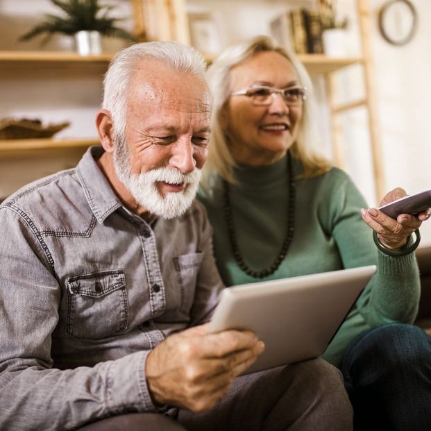 Descubre estas apps para compartir el coste de las suscripciones digitales a TV, música o juegos y ahorrarte un dinero(Foto Bigstock) 2 Descubre estas apps para compartir el coste de las suscripciones digitales a TV, música o juegos y ahorrarte un dinero(Foto Bigstock) 2