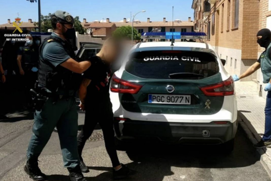 Detenidos los cinco integrantes de una banda que asaltaba a personas mayores con extrema violencia. Foto: Guardia Civil Detenidos los cinco integrantes de una banda que asaltaba a personas mayores con extrema violencia. Foto: Guardia Civil