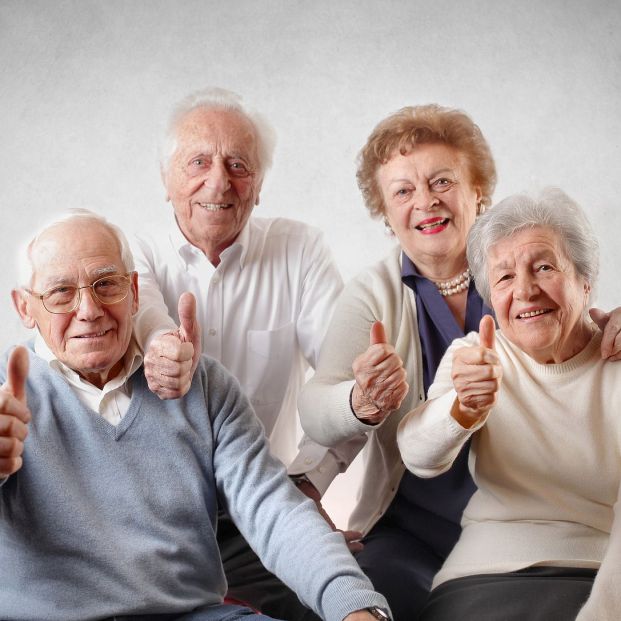 Grupo de personas mayores Grupo de personas mayores