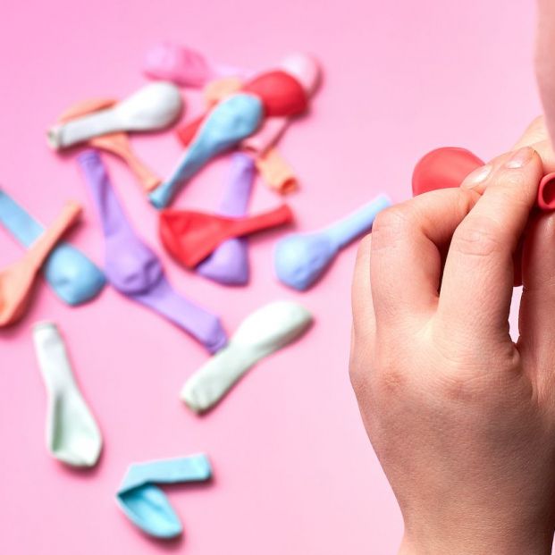 bigstock inflar globos bigstock inflar globos