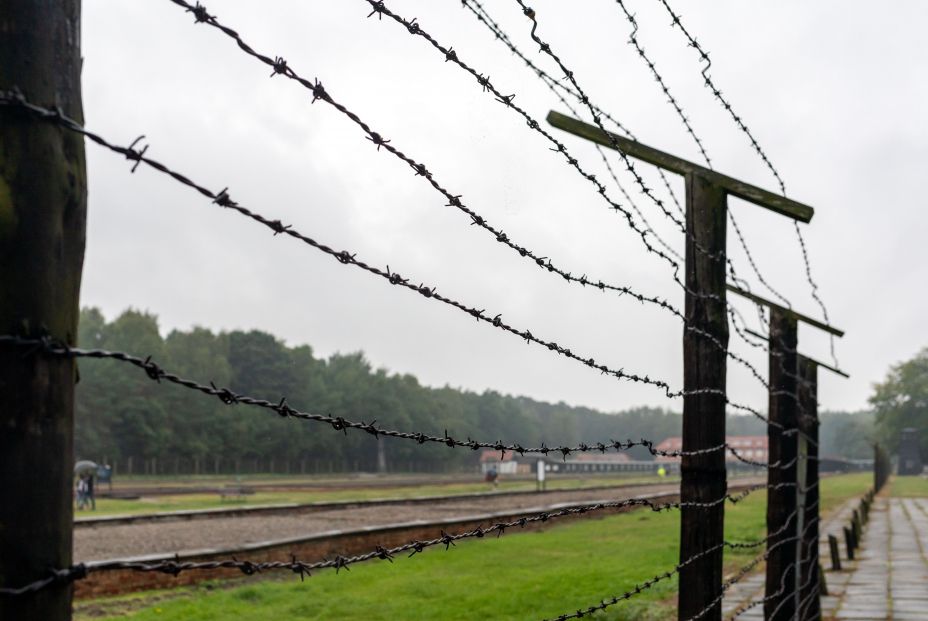 Hallan a una exsecretaria de un campo de concentración nazi de 96 años que huyó antes de su juicio. Foto: Bigstock Hallan a una exsecretaria de un campo de concentración nazi de 96 años que huyó antes de su juicio. Foto: Bigstock