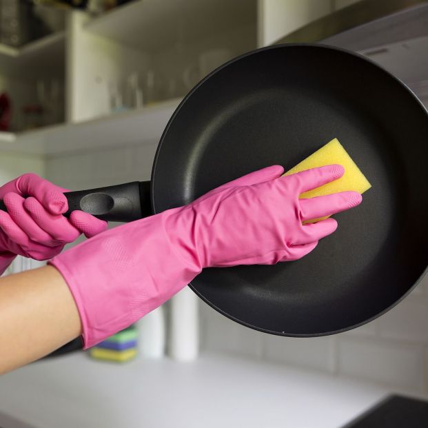 10 errores que comentemos al lavar los platos a mano Foto: bigstock 10 errores que comentemos al lavar los platos a mano Foto: bigstock