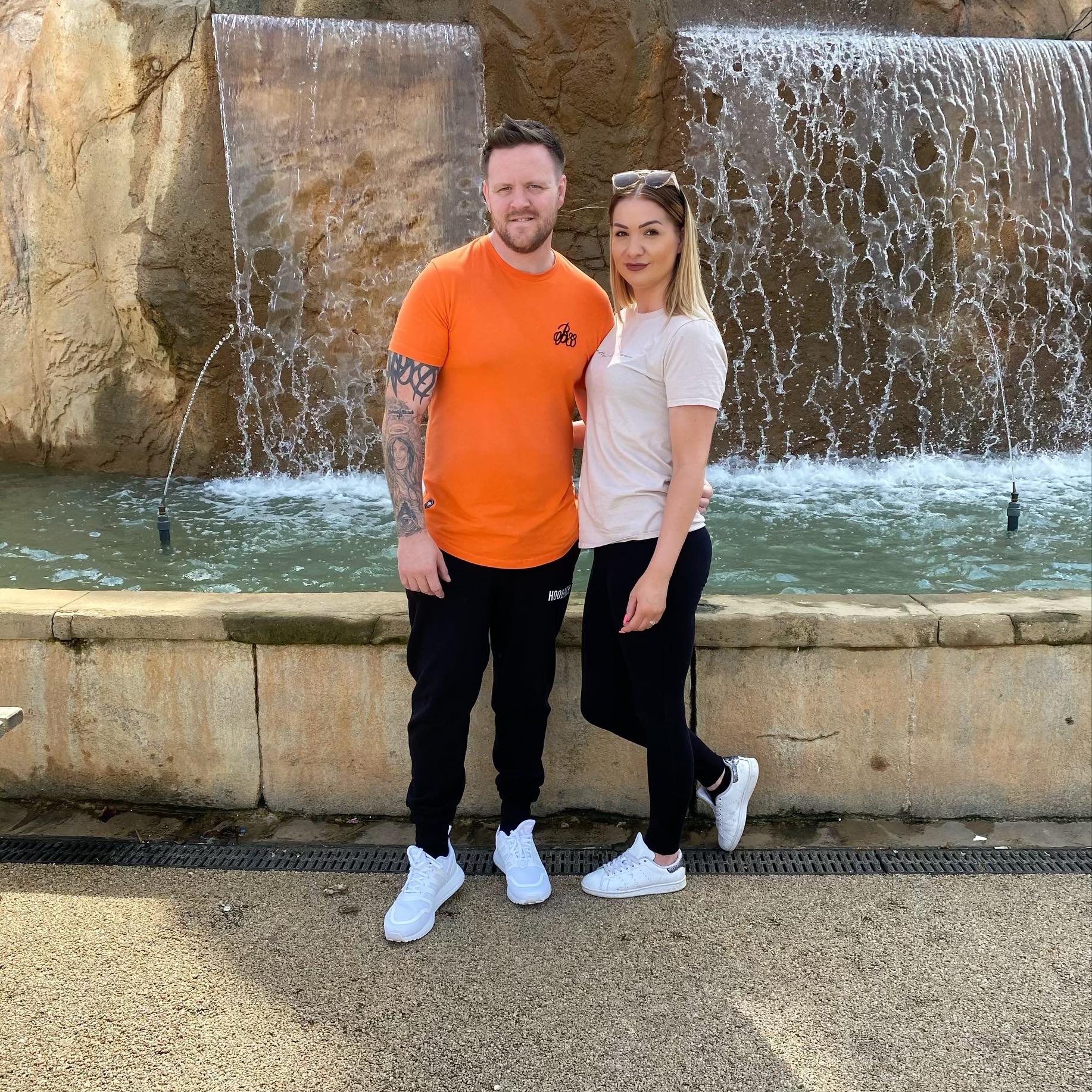 Abuelos a los 35 años: "Tendremos más tiempo para disfrutar de nuestra nieta"