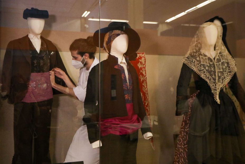 Reabre el Museo del Traje de Madrid con una nueva exposición permanente centrada en la moda española. Foto: Europa Press Reabre el Museo del Traje de Madrid con una nueva exposición permanente centrada en la moda española. Foto: Europa Press