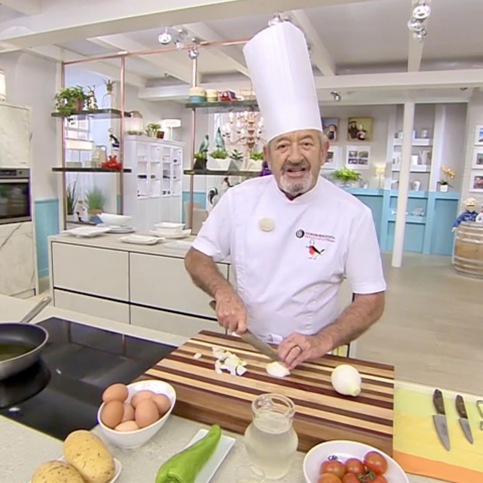 El truco de Arguiñano para aprovechar la tortilla de patatas que sobra (Foto: 'Cocina Abierta' en Antena 3) El truco de Arguiñano para aprovechar la tortilla de patatas que sobra (Foto: 'Cocina Abierta' en Antena 3)