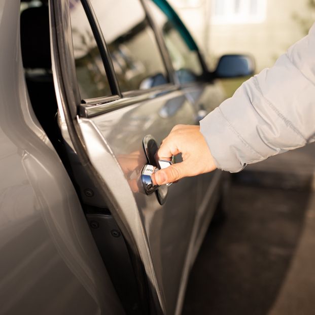 Alcolock, el alcoholímetro antiarranque de la DGT que será obligatorio a partir de 2022. Foto: Bigstock Alcolock, el alcoholímetro antiarranque de la DGT que será obligatorio a partir de 2022. Foto: Bigstock