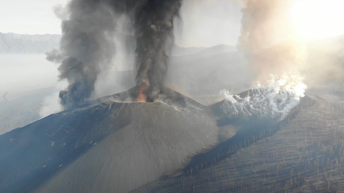 El presidente canario asegura que el final del volcán "no está cerca" ni se sabe el "daño" final. Foto:Europa Press El presidente canario asegura que el final del volcán "no está cerca" ni se sabe el "daño" final. Foto:Europa Press