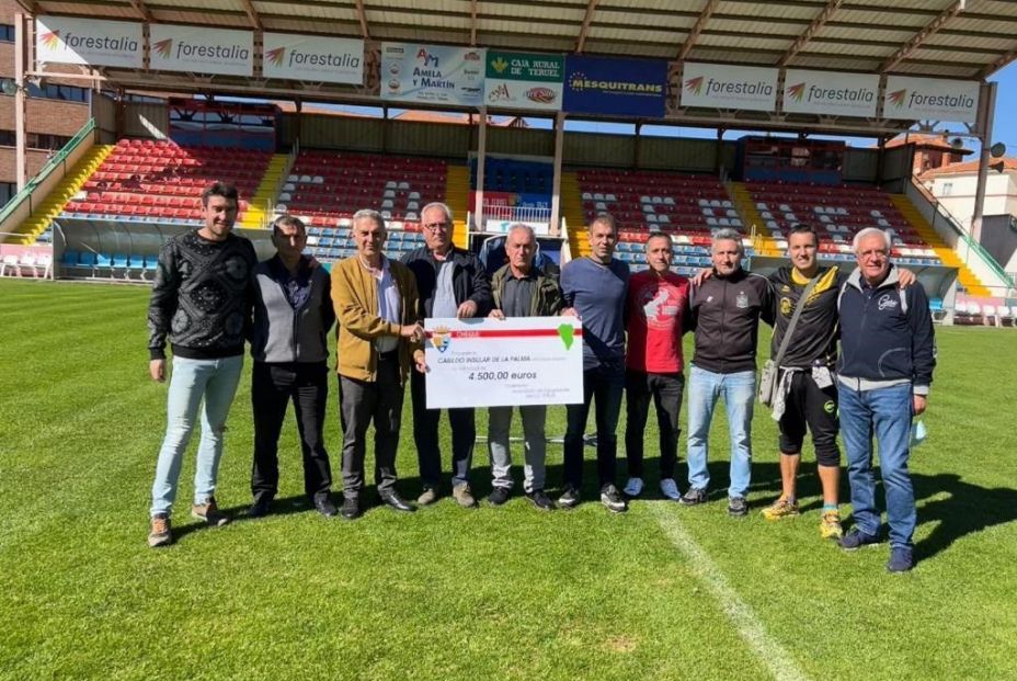 EuropaPress 4027234 asociacion ex jugadores cd teruel donara palma 4500 euros recaudados EuropaPress 4027234 asociacion ex jugadores cd teruel donara palma 4500 euros recaudados