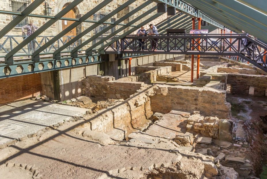 Astorga, marcada por el Camino de Santiago y Gaudí: casa romana Astorga, marcada por el Camino de Santiago y Gaudí: casa romana