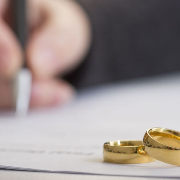 El matrimonio más corto de la historia: un traspié, un comentario del novio y fin del enlace. Foto: Bigstock El matrimonio más corto de la historia: un traspié, un comentario del novio y fin del enlace. Foto: Bigstock