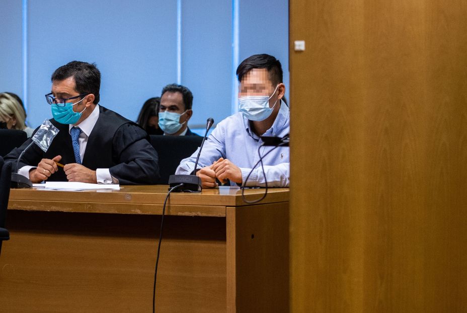 EuropaPress 3948060 abogado jorge munoz cliente kevin bc sentados juicio audiencia provincial EuropaPress 3948060 abogado jorge munoz cliente kevin bc sentados juicio audiencia provincial