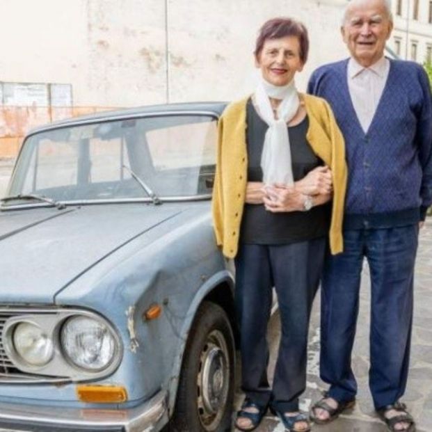 Declaran monumento un coche aparcado durante casi 50 años en el mismo lugar Declaran monumento un coche aparcado durante casi 50 años en el mismo lugar