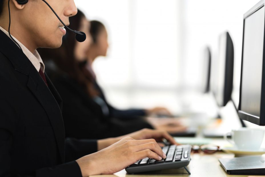 Las asociaciones de consumidores consideran "decepcionante e ineficaz" la ley de atención al cliente Las asociaciones de consumidores consideran "decepcionante e ineficaz" la ley de atención al cliente