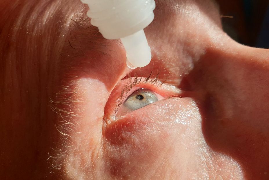 Alerta sanitaria: retiran lotes de un conocido colirio por presencia de micro cristales Alerta sanitaria: retiran lotes de un conocido colirio por presencia de micro cristales