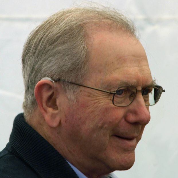 Noah Gordon FotoWikipedia