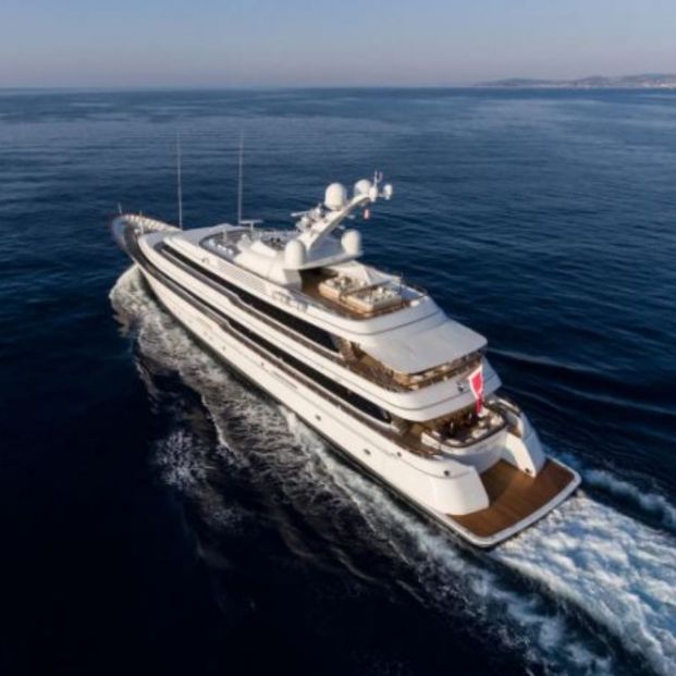 amancio ortega vende superyate