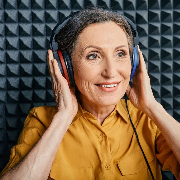 Si te cuesta distinguir estas consonantes, puedes tener presbiacusia (Foto Bigstock) 2