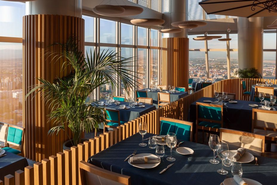 Llega a Madrid el restaurante más alto de España: a 160 metros de altura Llega a Madrid el restaurante más alto de España: a 160 metros de altura