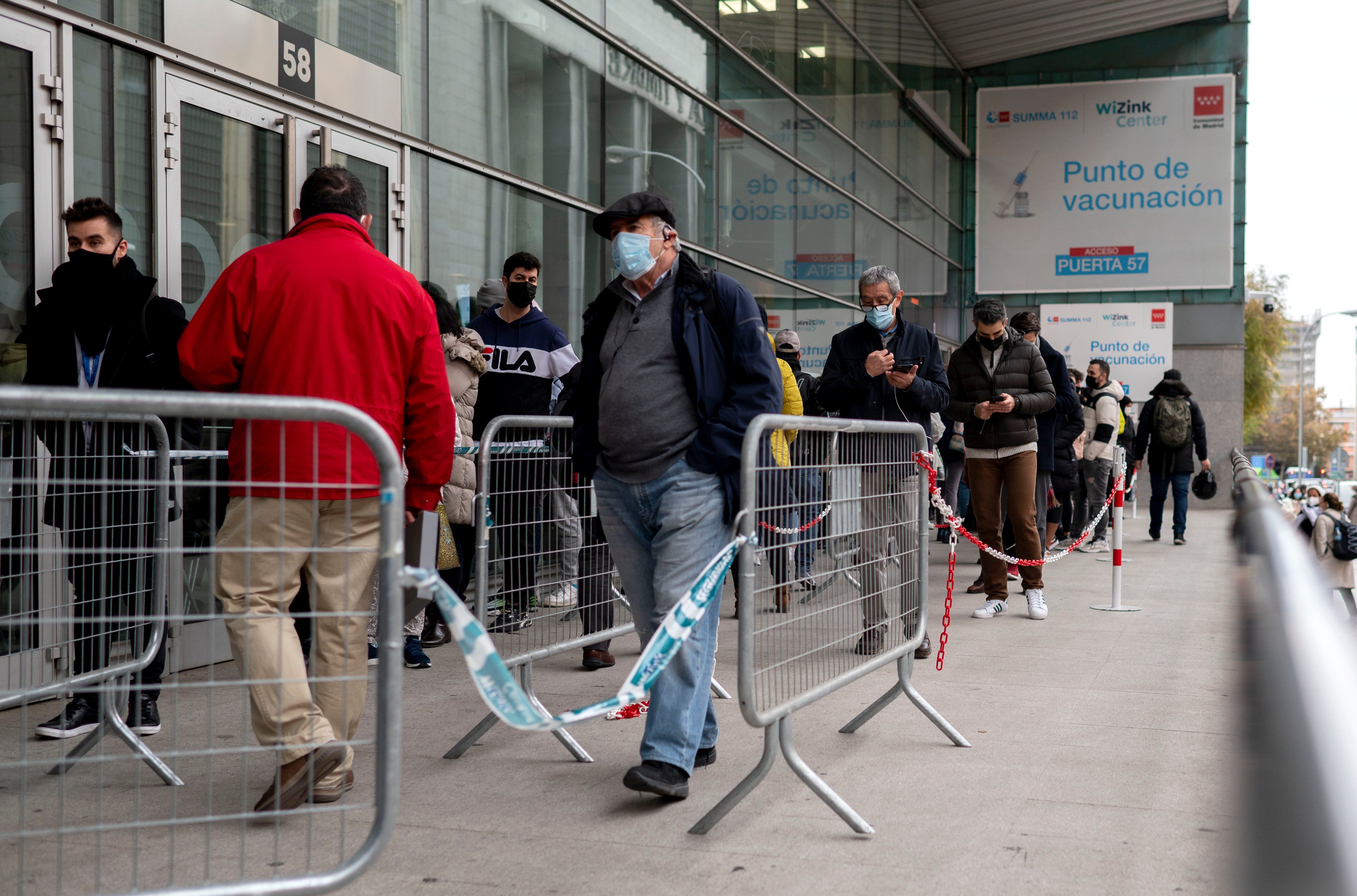 La EMA apuesta por adelantar la tercera dosis: "Es efectivo y seguro"