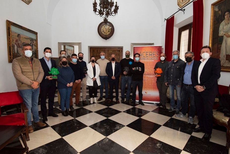 Premiadas cuatro Apps que mejoran la vida de las personas mayores y luchan contra la despoblación. Foto: Europa Press