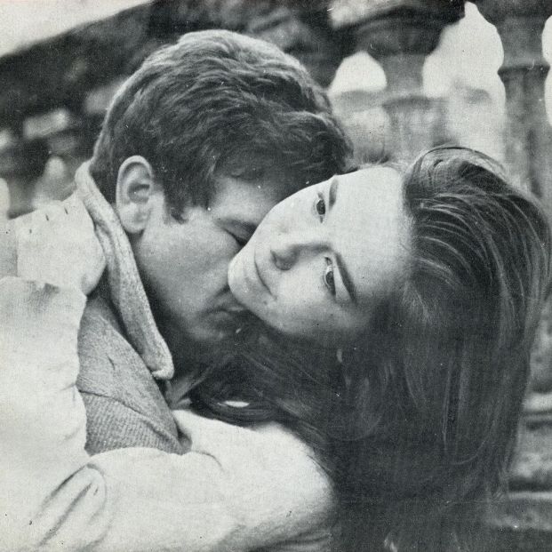 Novios en los años sesenta. Foto: Wikipedia Novios en los años sesenta. Foto: Wikipedia