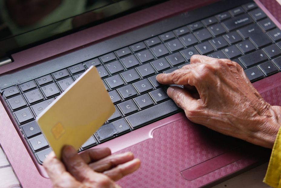 Cuidado con las tarjetas híbridas débito créditoventajas e inconvenientes (Foto Bigstock) 2 Cuidado con las tarjetas híbridas débito créditoventajas e inconvenientes (Foto Bigstock) 2