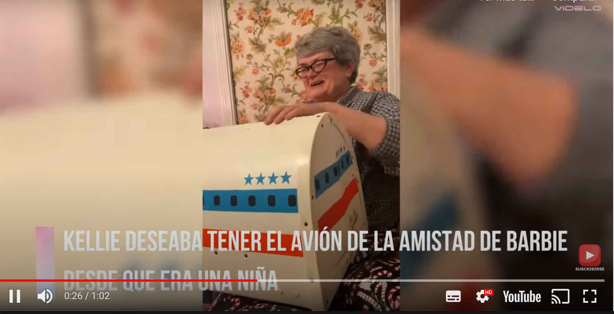 Sorprende a su madre con el regalo que había soñado desde niña y esta es su reacción