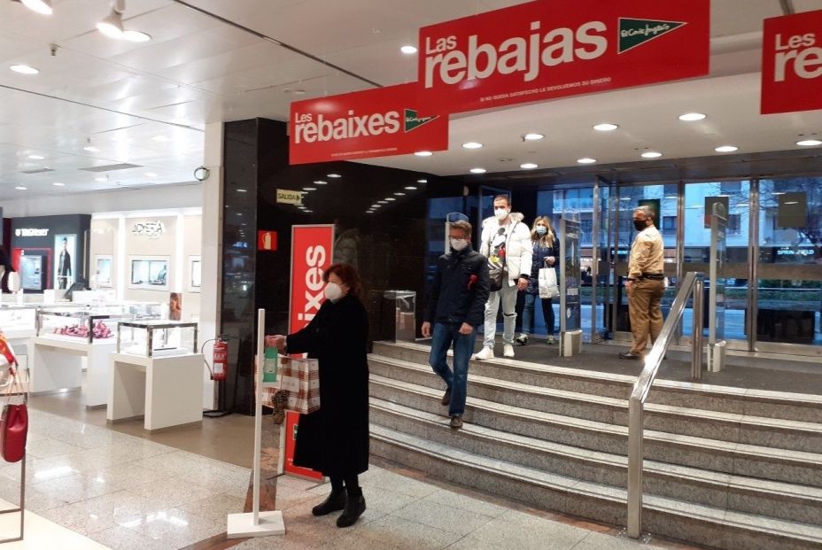 Rebajas de El Corte Inglés: descuentos de hasta el 50% en más de 1.000 marcas Rebajas de El Corte Inglés: descuentos de hasta el 50% en más de 1.000 marcas
