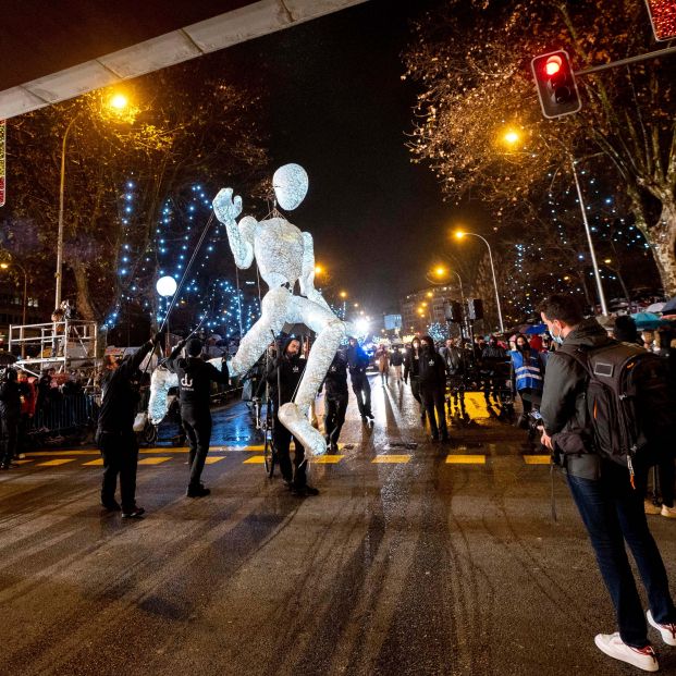 Un Dundu gigante de luz simboliza a los abuelos y abuelas en la Cabalgata de Reyes de Madrid. Foto: Europa Press Un Dundu gigante de luz simboliza a los abuelos y abuelas en la Cabalgata de Reyes de Madrid. Foto: Europa Press