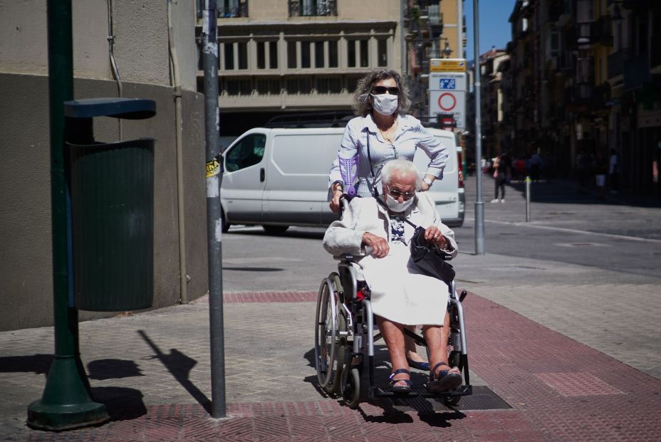 'Gripalización' del Covid: ¿mascarilla para mayores, vacuna para vulnerables y adiós a los test?