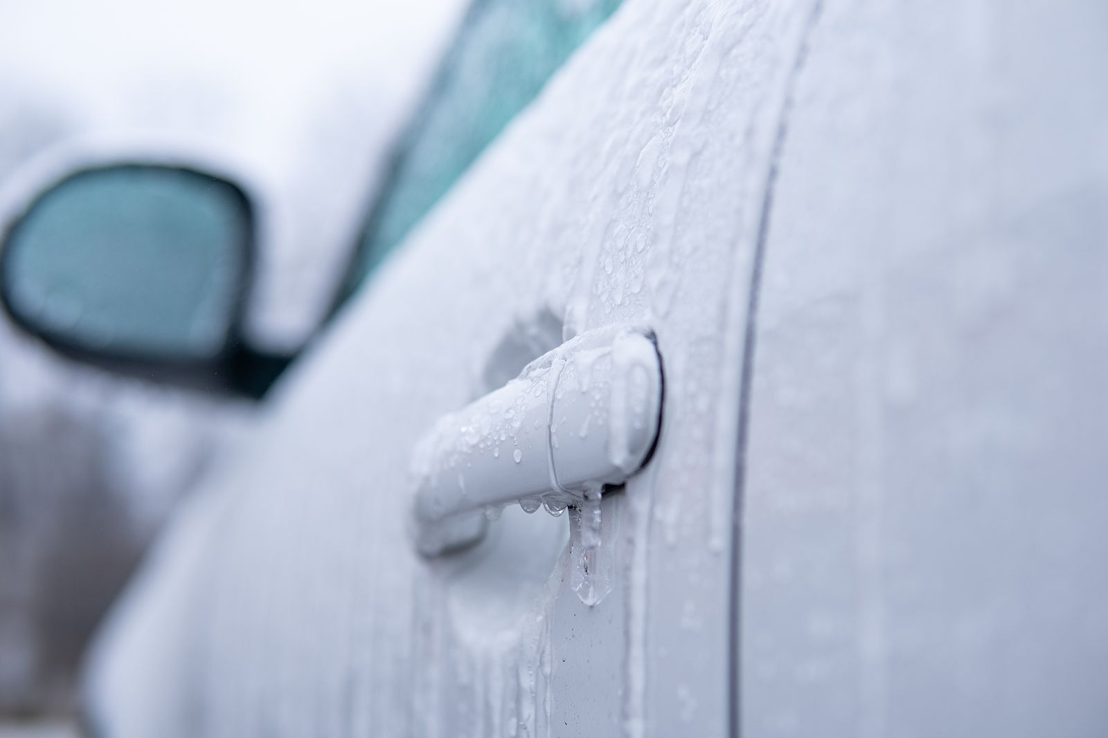 Trucos para que el coche no sufra las inclemencias del frío