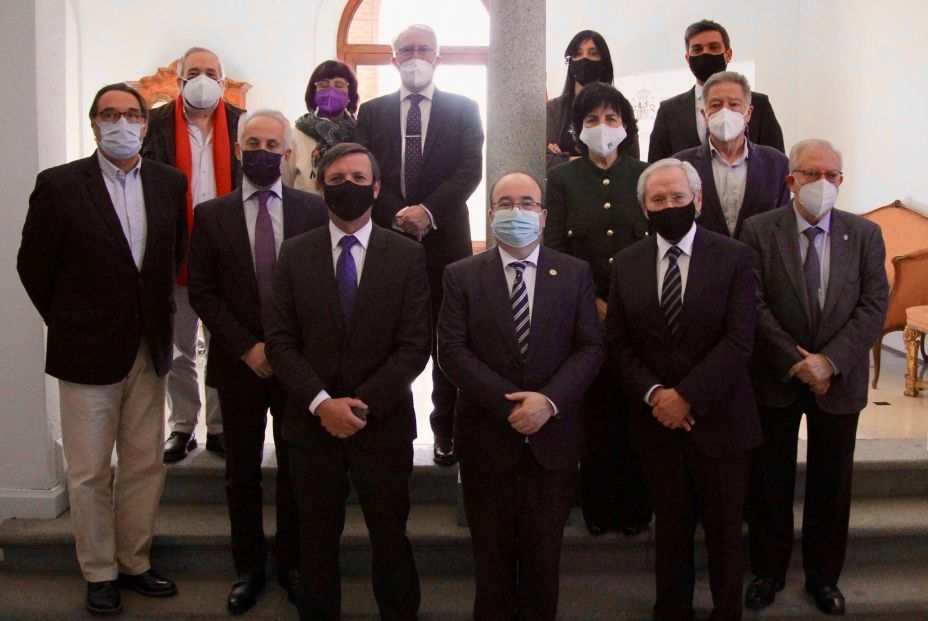 Miquel Iceta: "Todos ganamos si somos capaces de aprovechar los talentos que ofrecen los mayores" Miquel Iceta: "Todos ganamos si somos capaces de aprovechar los talentos que ofrecen los mayores"