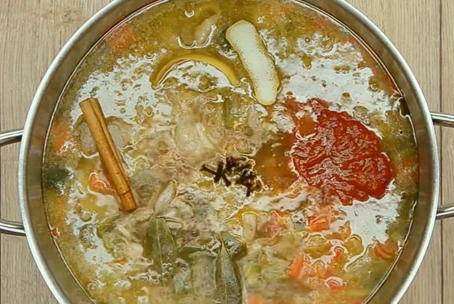 Guiso de pollo o pava con pelotas, receta murciana tradicional. Foto: Murcia turística Guiso de pollo o pava con pelotas, receta murciana tradicional. Foto: Murcia turística