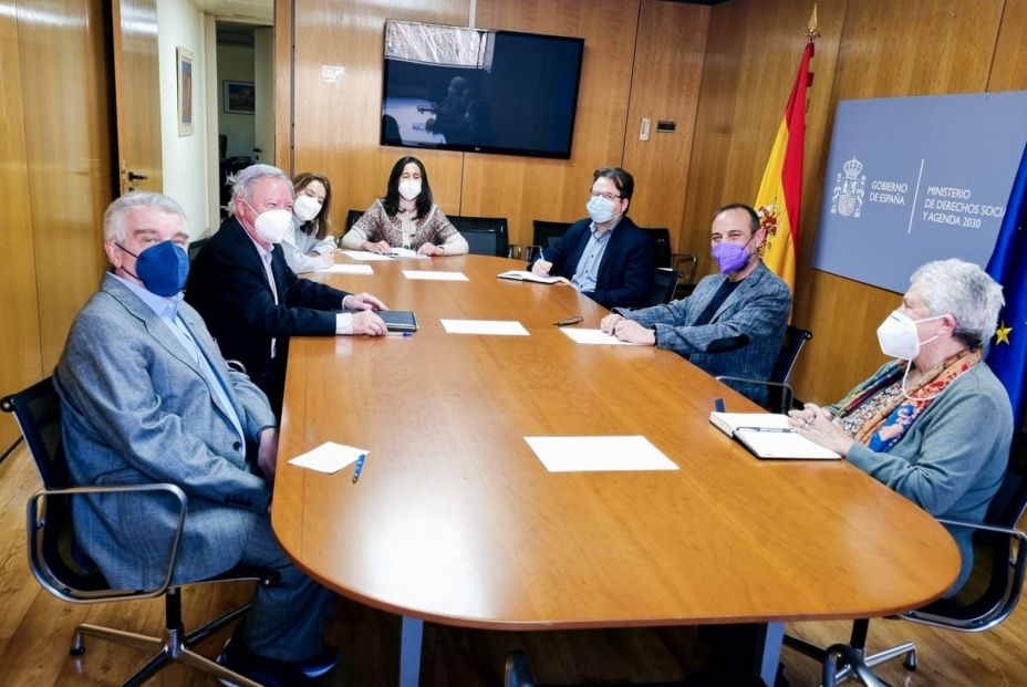 La PMP se reúne con el IMSERSO para trasladar el grave problema de la exclusión financiera