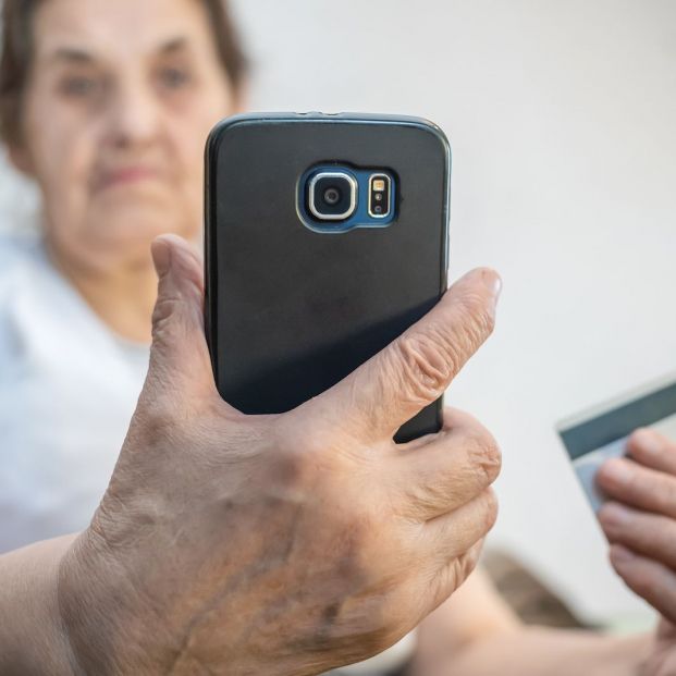 Leopoldo Abad: “Urge una secretaría de Estado de alfabetización digital de mayores”