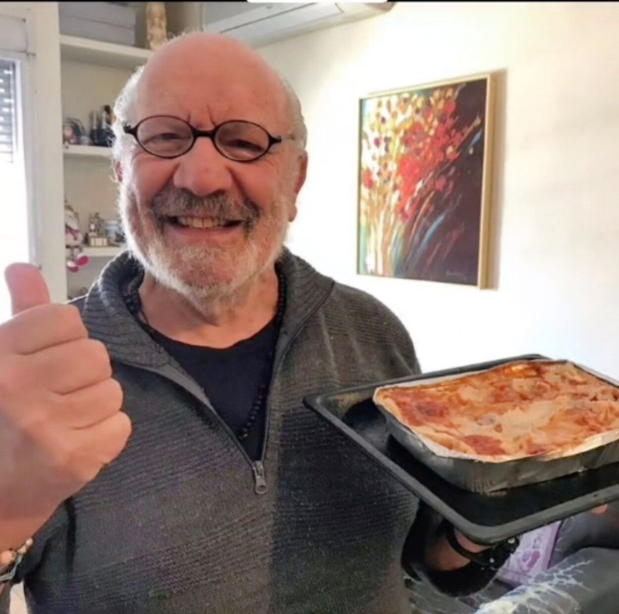 La tierna reacción de un hombre al enterarse de que su nieta tiene novia: "Qué alegría me dio"