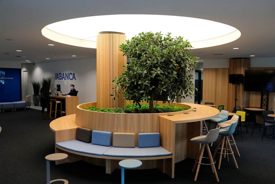 Santander y Abanca se adelantan: ya han mejorado su atención en las sucursales