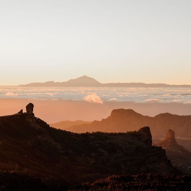 Gran Canaria Roque Nublo y Bentayga mirando El Teide Gran Canaria Roque Nublo y Bentayga mirando El Teide