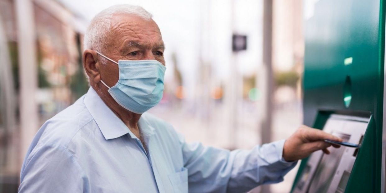 Barcelona instalará cajeros automáticos en pueblos con menos de 5.000 habitantes que no tengan. Foto: Europa press